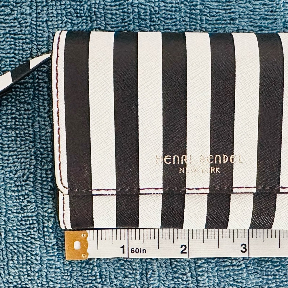 NWOT Henri Bendel Blk/White TriFold Wallet w/ brown/white striped gift bag 🤎🤍🖤 - Picture 4 of 13